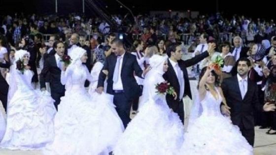 عُرس جماعي لـ 400 عريس وعروس من المخيمات الفلسطينية"بصيدا" اللبنانية